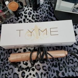 Authentic Tyme hair iron curling/straightening